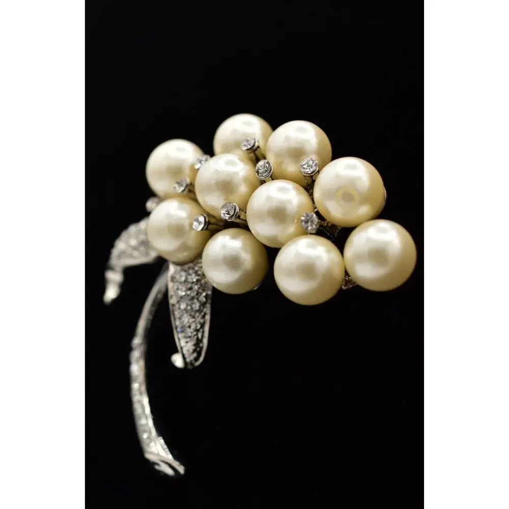 Vintage Crystal Pearl Flower Pin Brooch Burst Pave Shiny Bridal Ice Y2K A26